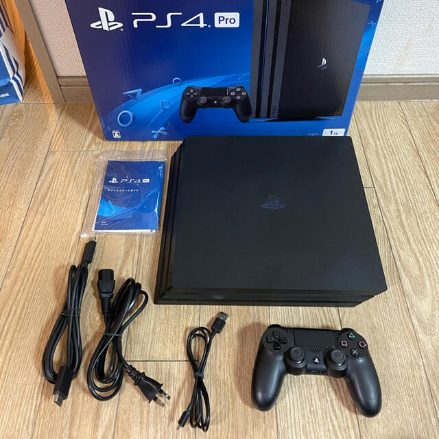 PlayStation4(プレイステーション4)の【SSD搭載高速化1TB】SONY PS4 PRO  エンタメ/ホビーのゲームソフト/ゲーム機本体(家庭用ゲーム機本体)の商品写真