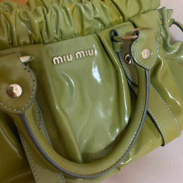 miumiu(ミュウミュウ)のミュウミュウ　バッグ レディースのバッグ(ハンドバッグ)の商品写真