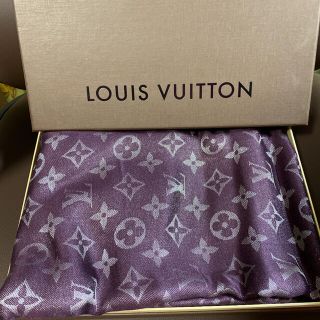 ルイヴィトン(LOUIS VUITTON)のジュピター様価格★定価64900円ヴィトン モノグラム　パープル　大判　ショール(マフラー/ショール)