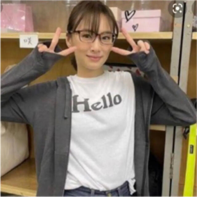 MADISONBLUE(マディソンブルー)の美品！マディソンブルーHELLO  TEE　01 ホワイト レディースのトップス(Tシャツ(半袖/袖なし))の商品写真