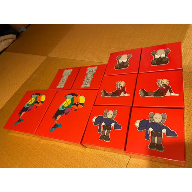 KAWS TOKYO FIRST PUZZLE パズル 5種 2セット カウズ