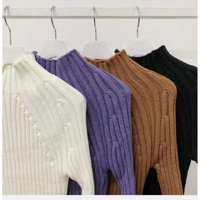 dholic(ディーホリック)のnugu / hit corduroy knit ops（ホワイト） レディースのワンピース(ロングワンピース/マキシワンピース)の商品写真