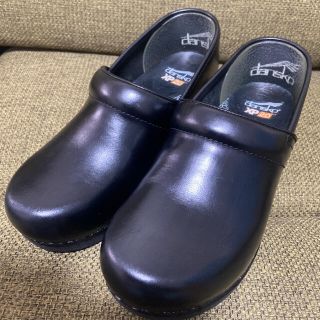 ダンスコ(dansko)のカピバラ様専用　dansko ダンスコ　ブラック　39(サンダル)