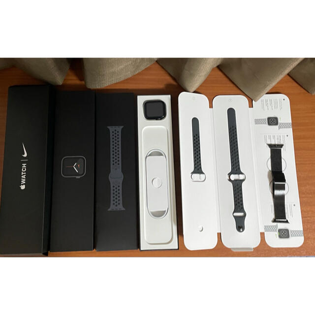 Apple - Apple Watch Nike SE(GPSモデル) 40mmスペースグレイの通販