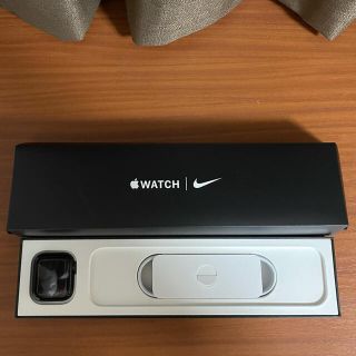 アップル(Apple)のApple Watch Nike SE（GPSモデル） 40mmスペースグレイ(腕時計(デジタル))