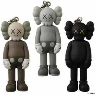 メディコムトイ(MEDICOM TOY)のKAWS TOKYO FIRST KEYHOLDER キーホルダー 3体セット(キーホルダー)