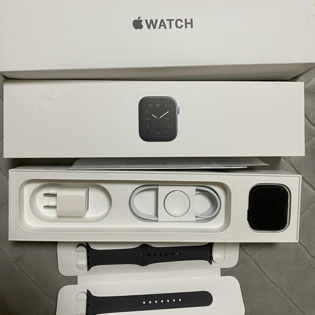 Apple Watch(アップルウォッチ)のApple Watch series5 スペースブラックチタンEdition  メンズの時計(腕時計(デジタル))の商品写真