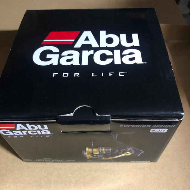 DAIWA(ダイワ)のABU Garcia SUPERIOR 3000SH 新品未使用品 スポーツ/アウトドアのフィッシング(リール)の商品写真