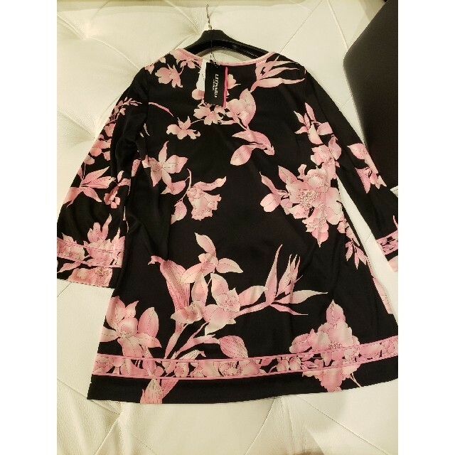 サイズ40❤️大人気デザイン レオナ-ル カンカン素材 トップス サイズ40❤️大人気デザイン レオナ-ル カンカン素材 トップス
