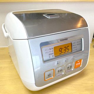 トウシバ(東芝)の炊飯器　3合　東芝　ホワイト(炊飯器)