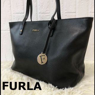 フルラ(Furla)の【美品】FURLA フルラ トートバッグ デイジー ロゴチャーム ブラック(トートバッグ)