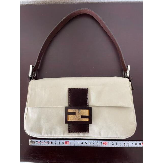 FENDI(フェンディ)のFENDI バケット レディースのバッグ(ハンドバッグ)の商品写真