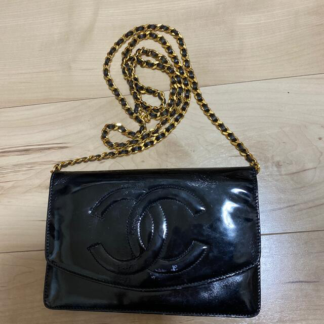 CHANEL チェーンウォレット　エナメル