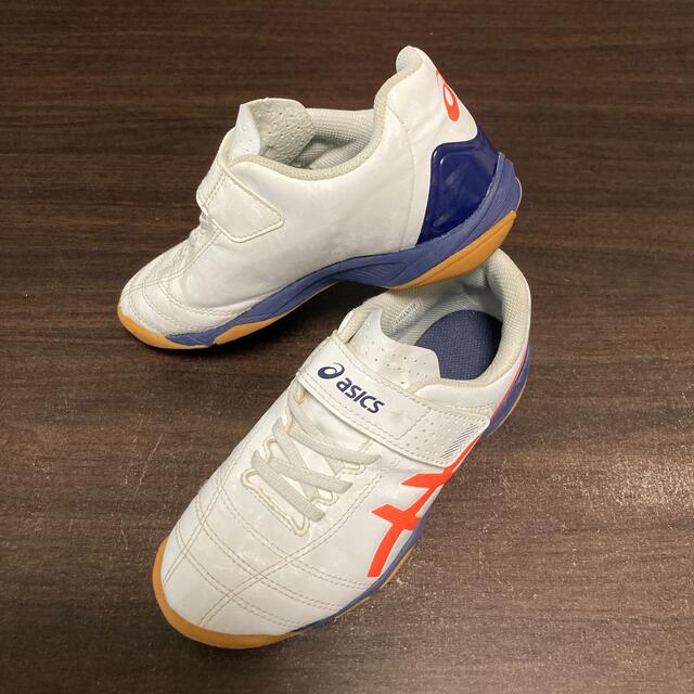 asics(アシックス)のフットサルシューズ 19.0cm 屋内用 ASICS サッカー スポーツ/アウトドアのサッカー/フットサル(シューズ)の商品写真