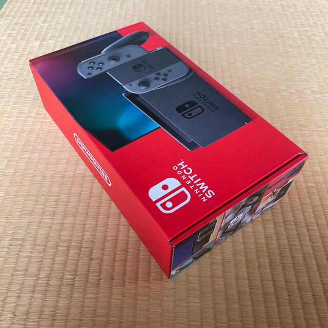 Nintendo Switch(ニンテンドースイッチ)のnintendo switch グレー未開封新品　ニンテンドー　スイッチ エンタメ/ホビーのゲームソフト/ゲーム機本体(家庭用ゲーム機本体)の商品写真