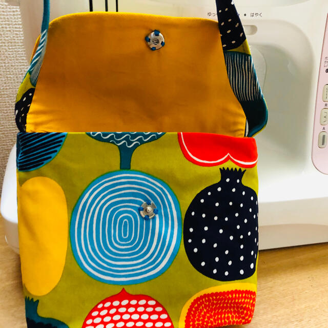 marimekko(マリメッコ)のマリメッコ KOMPOTTI kids 斜め掛けバック　ハンドメイド ハンドメイドのファッション小物(バッグ)の商品写真