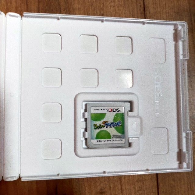 ヨッシー New アイランド 3DS エンタメ/ホビーのゲームソフト/ゲーム機本体(携帯用ゲームソフト)の商品写真
