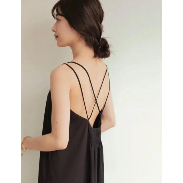 Ameri VINTAGE(アメリヴィンテージ)のL'Or Back Cross Camisole Dress レディースのワンピース(ロングワンピース/マキシワンピース)の商品写真