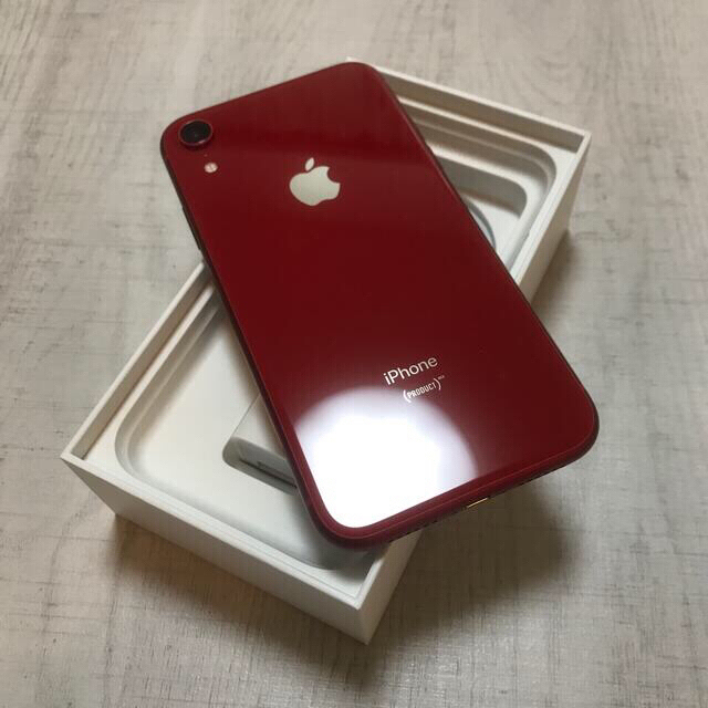 Apple(アップル)のSALE!! iPhone XR 64GB RED SIMロック解除済おまけ付き スマホ/家電/カメラのスマートフォン/携帯電話(スマートフォン本体)の商品写真