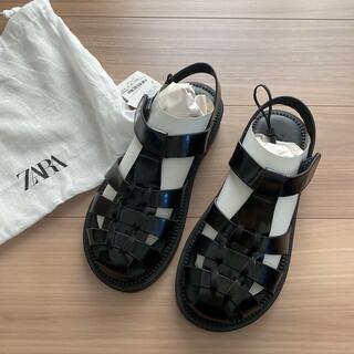 ザラ(ZARA)のZARA フラットケージサンダル　グルカサンダル　ブラック　36(サンダル)