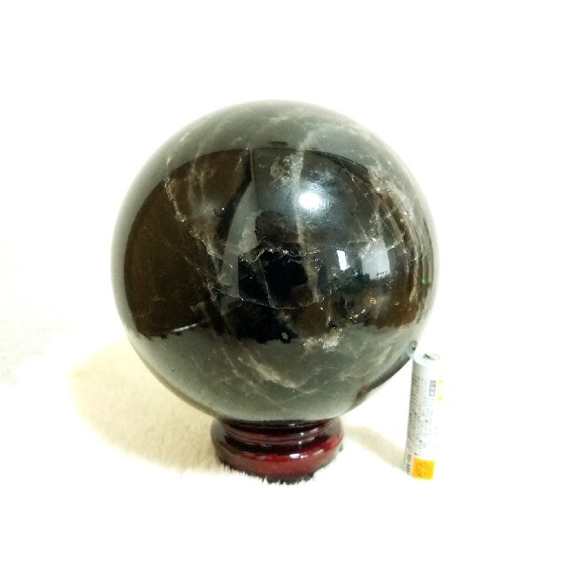 日本の楽天や代理店で買 天然モリオン2.6kg(黒水晶)原石丸玉