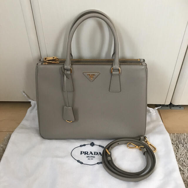 最初の PRADA - プラダ ガレリア ラージ ハンドバッグ - rgalturas.com