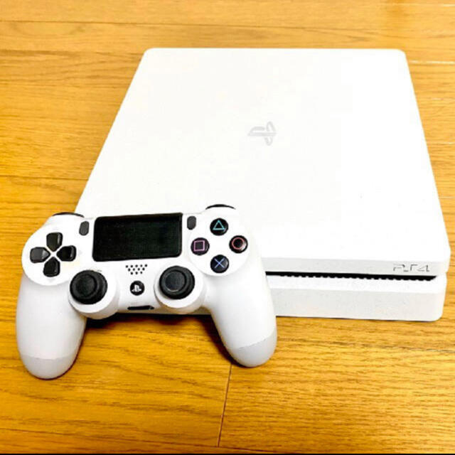 PlayStation4(プレイステーション4)のPlayStation4 PS4 500GB グレイシャー・ホワイト エンタメ/ホビーのゲームソフト/ゲーム機本体(家庭用ゲーム機本体)の商品写真