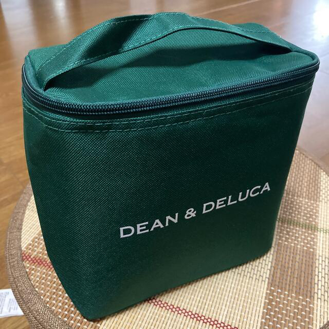 DEAN & DELUCA(ディーンアンドデルーカ)のディーンアンドデルーカ　保冷バック　新品未使用 レディースのバッグ(エコバッグ)の商品写真