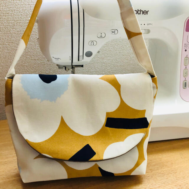 marimekko(マリメッコ)の専用★マリメッコ UNIKKO ベージュ ショルダーバッグ ハンドメイド ハンドメイドのファッション小物(バッグ)の商品写真