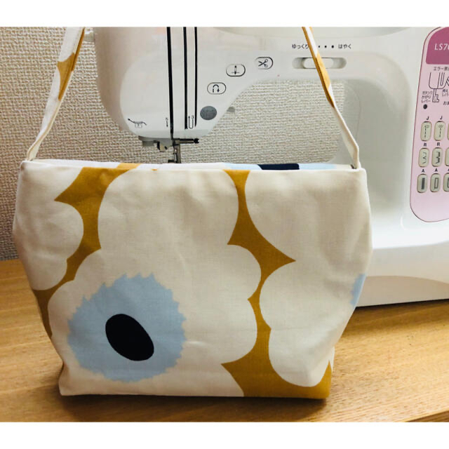 marimekko(マリメッコ)の専用★マリメッコ UNIKKO ベージュ ショルダーバッグ ハンドメイド ハンドメイドのファッション小物(バッグ)の商品写真