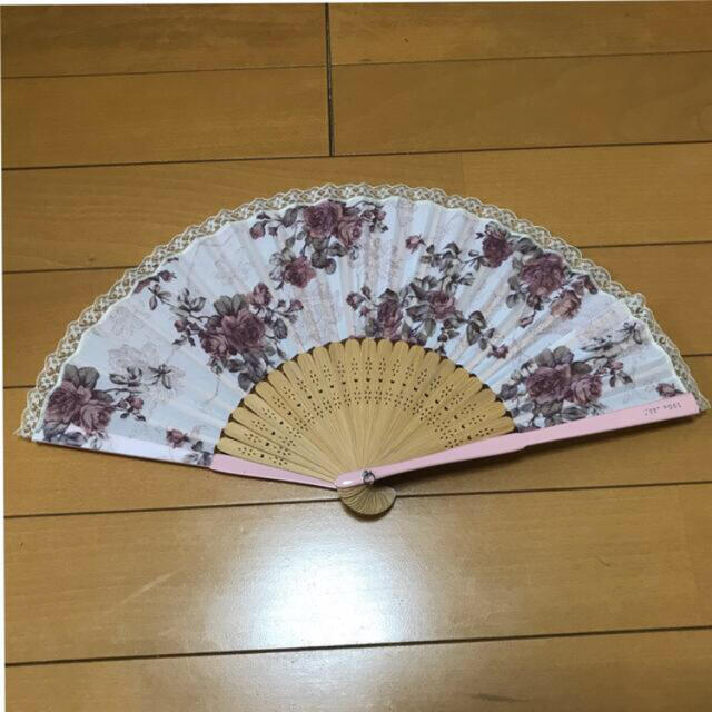 L'EST ROSE(レストローズ)のLEST’ROSE  扇子　中古 レディースのファッション小物(その他)の商品写真