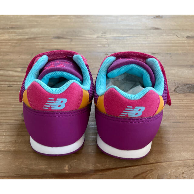 New Balance(ニューバランス)のニューバランス  ベビー スニーカー 12.5cm ピンク ファーストシューズ キッズ/ベビー/マタニティのベビー靴/シューズ(~14cm)(スニーカー)の商品写真