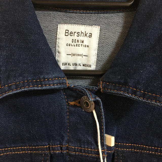 Bershka(ベルシュカ)の新品タグ付き Bershka デニムジャケット レディースのジャケット/アウター(Gジャン/デニムジャケット)の商品写真