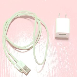 アップル(Apple)のApple純正品 iPhone充電器　アダプター　ケーブル(バッテリー/充電器)