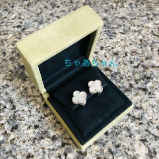 ヴァンクリーフアンドアーペル(Van Cleef & Arpels)のヴァンクリーフ&アーペル　アルハンブラ　ホワイトゴールド　イヤリング　ピアス(イヤリング)