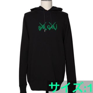 サカイ(sacai)のsacai KAWS パーカー(パーカー)