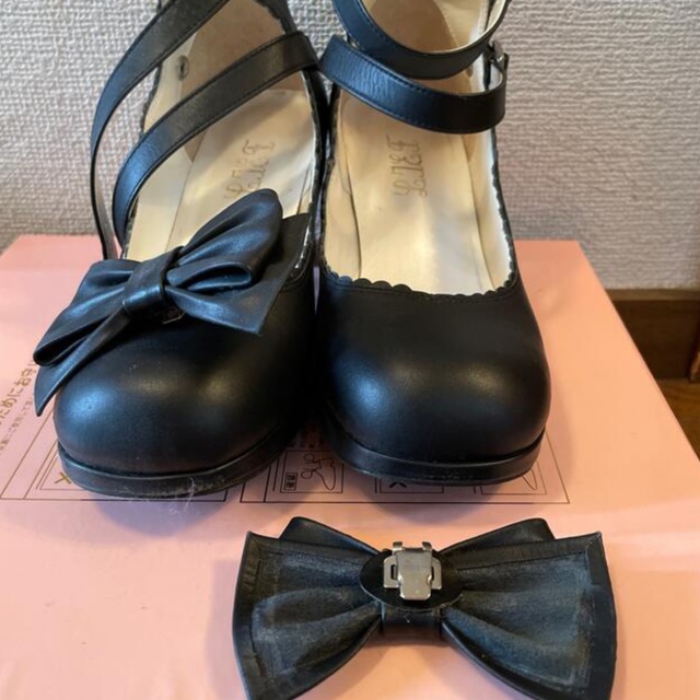 Jane Marple Dans Le Salon リボン付きストラップシューズ-