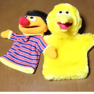 セサミストリート(SESAME STREET)のセサミストリートの「ビッグ・バード」と「アーニー」の手人形(ぬいぐるみ)