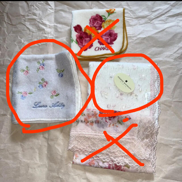 LAURA ASHLEY(ローラアシュレイ)のハンカチ2枚 レディースのファッション小物(ハンカチ)の商品写真