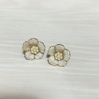 フラワー(flower)のフラワーピアス(ピアス)