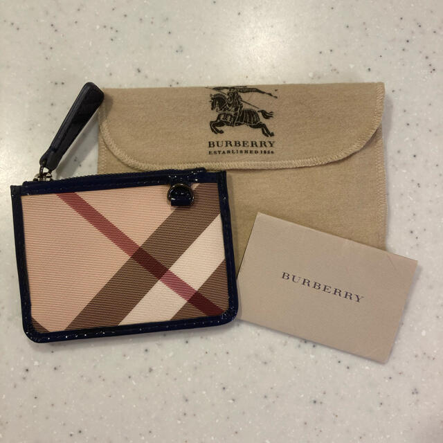 BURBERRY(バーバリー)のBurberry コイン&カードケース　新品未使用 レディースのファッション小物(コインケース)の商品写真