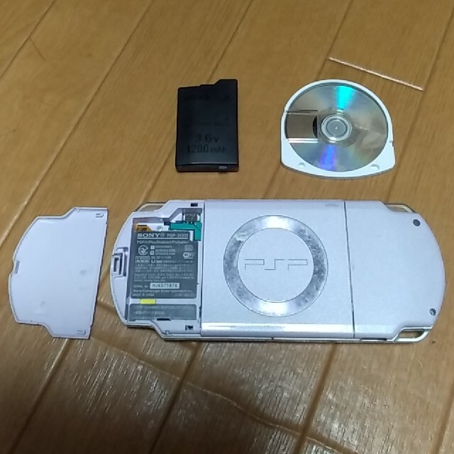 PlayStation Portable(プレイステーションポータブル)のPSP　UMD　ジャンク エンタメ/ホビーのゲームソフト/ゲーム機本体(携帯用ゲーム機本体)の商品写真