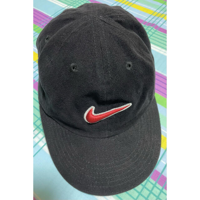 NIKE(ナイキ)のアメリカ古着　NIKE kidsキャップ キッズ/ベビー/マタニティのこども用ファッション小物(帽子)の商品写真