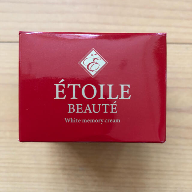 ETOILE BEAUTEエトワールボーテ薬用ホワイトニングゲルLA 中古品 コスメ/美容のスキンケア/基礎化粧品(オールインワン化粧品)の商品写真