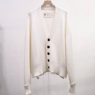 コモリ(COMOLI)のOUAT 004- WHITE OFFICE CARDIGAN  (カーディガン)