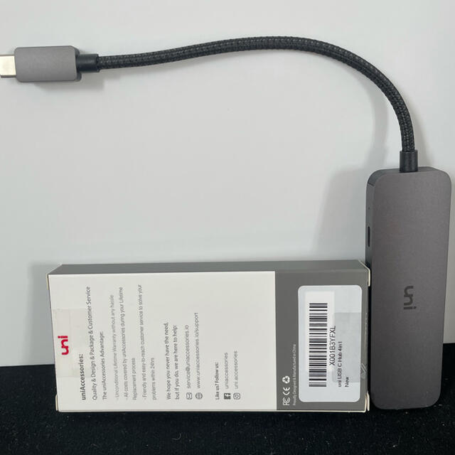 4-in-1 USB-C to USB 3.0 hub UNI 新品未使用 スマホ/家電/カメラのPC/タブレット(PC周辺機器)の商品写真