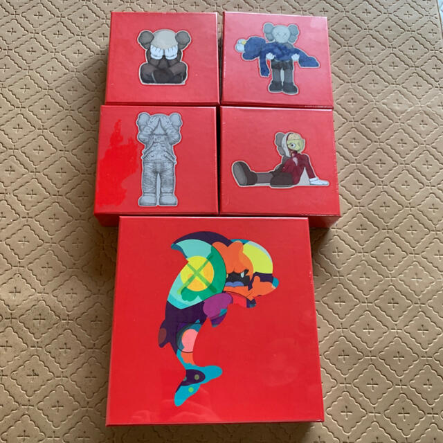 MEDICOM TOY(メディコムトイ)のKAWS カウズ パズル 5種セット KAWS TOKYO FIRST エンタメ/ホビーのアート用品(その他)の商品写真