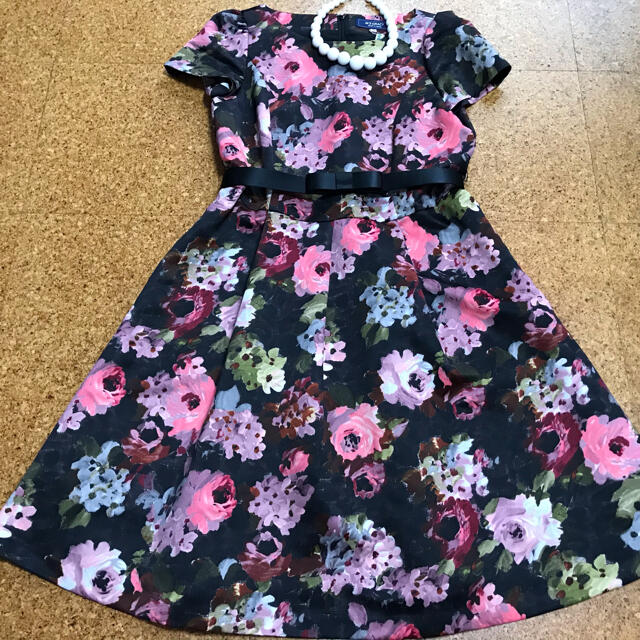 販売新品 ☆エムズグレイシー ・ワンピース☆水色お花柄素敵42〜44