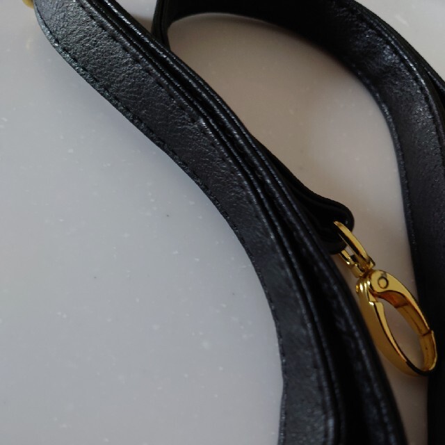 ショルダーベルト　黒　ブラック レディースのバッグ(ショルダーバッグ)の商品写真