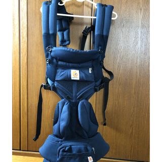 エルゴベビー(Ergobaby)のエルゴ  オムニ 360クールエア　色　ミッドナイトブルー(抱っこひも/おんぶひも)